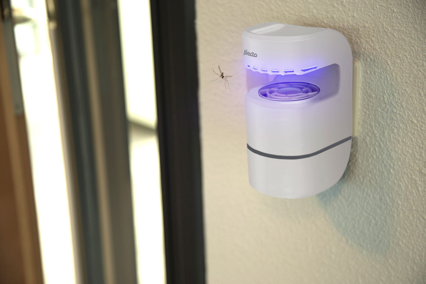 Insect Lamp, Chemical-Free, UV Light, Plug and Play