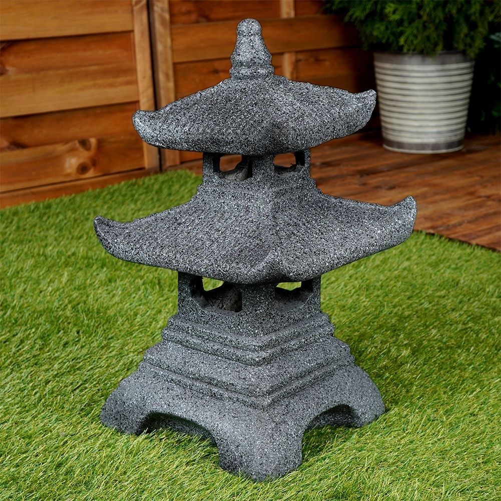 Japanese pagoda figure 50 cm in cement for garden/balcony