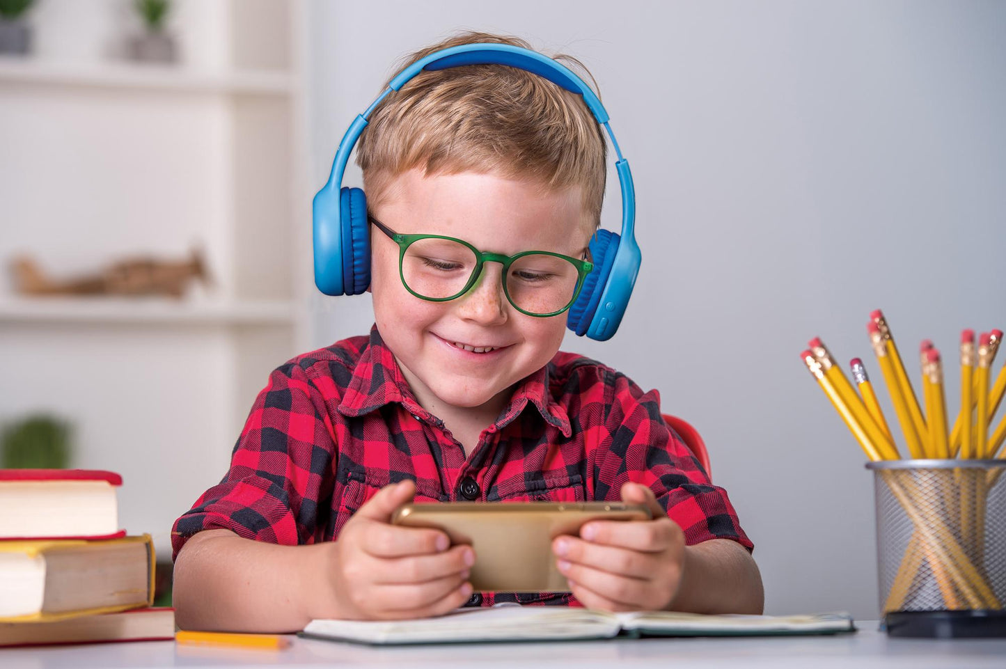 Kids Bluetooth Headphones with Volume Limiter, Blue