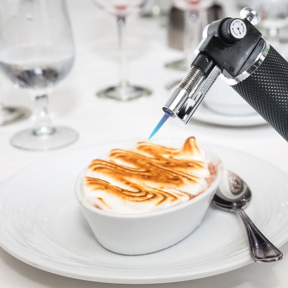 Kitchen burner for crispy surface and grilled meat