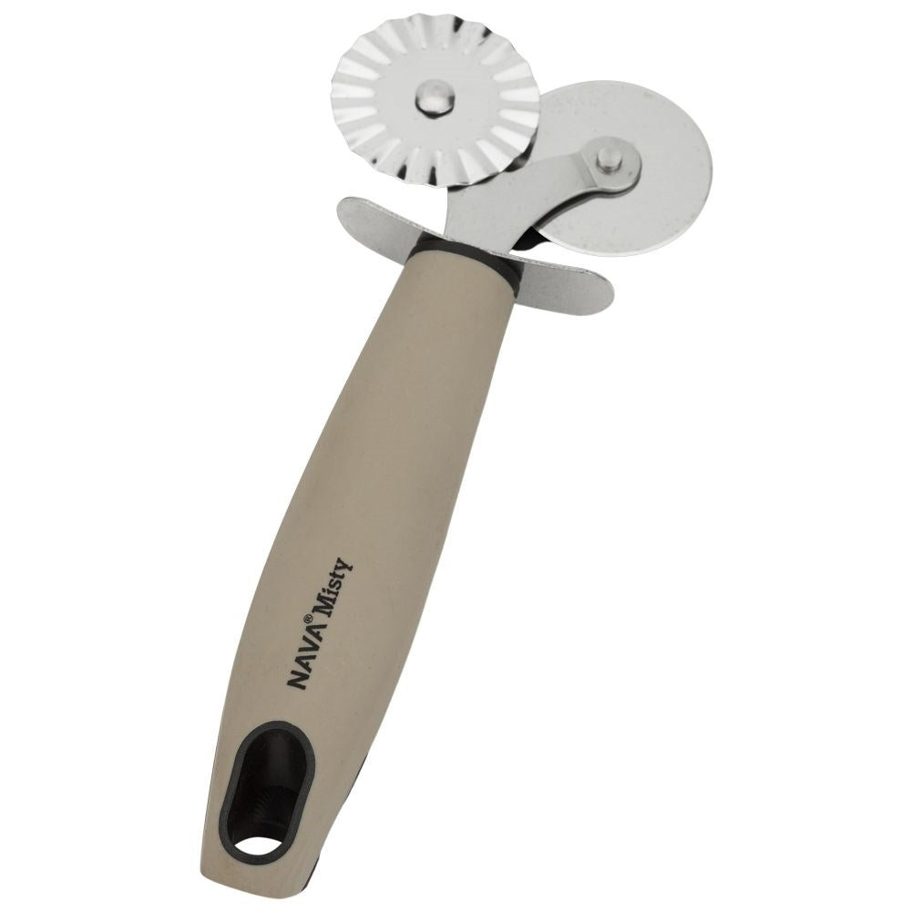 Kitchen utensils with smooth and wavy steel blades for pasta