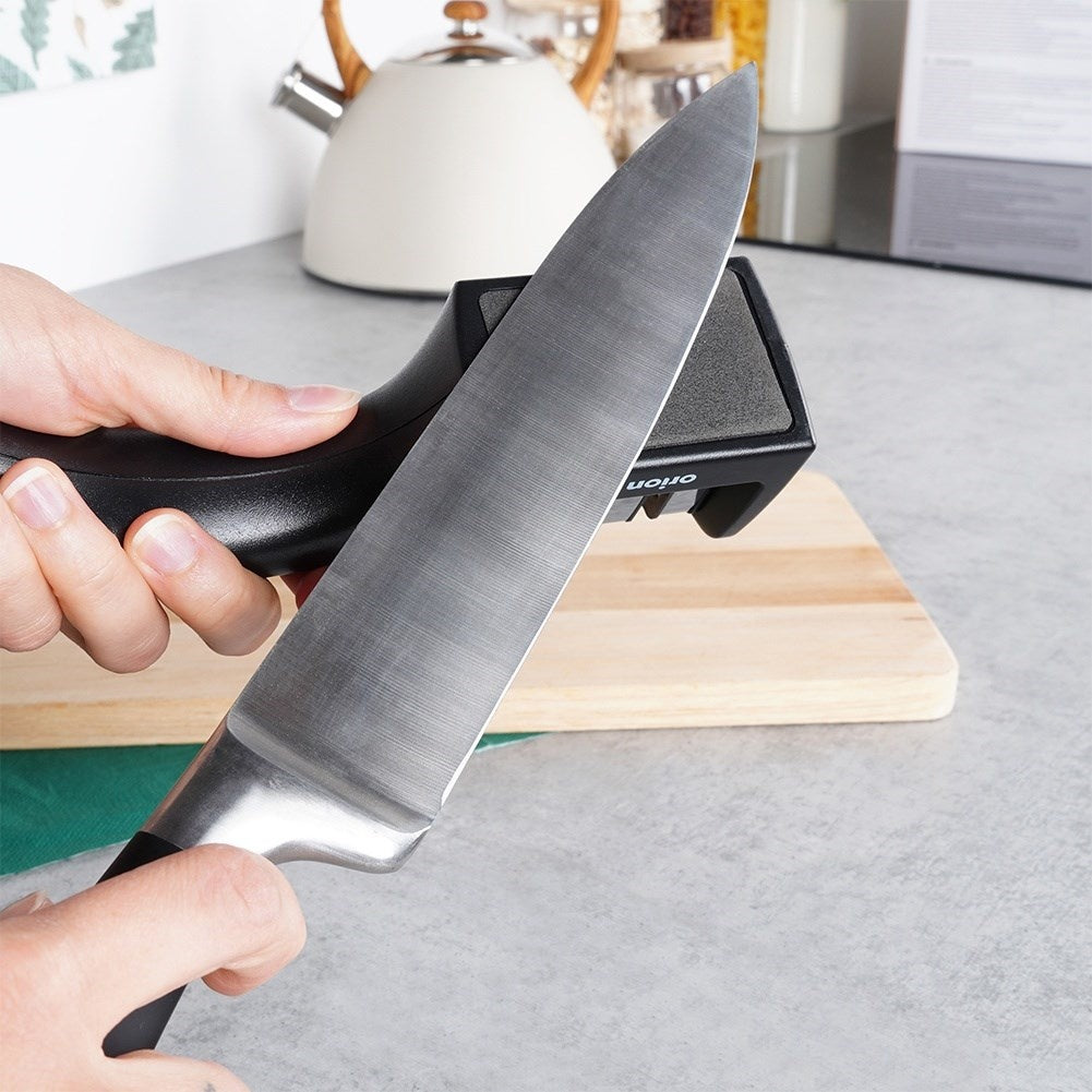 Knife sharpener with carbon and ceramic head for stainless steel knives