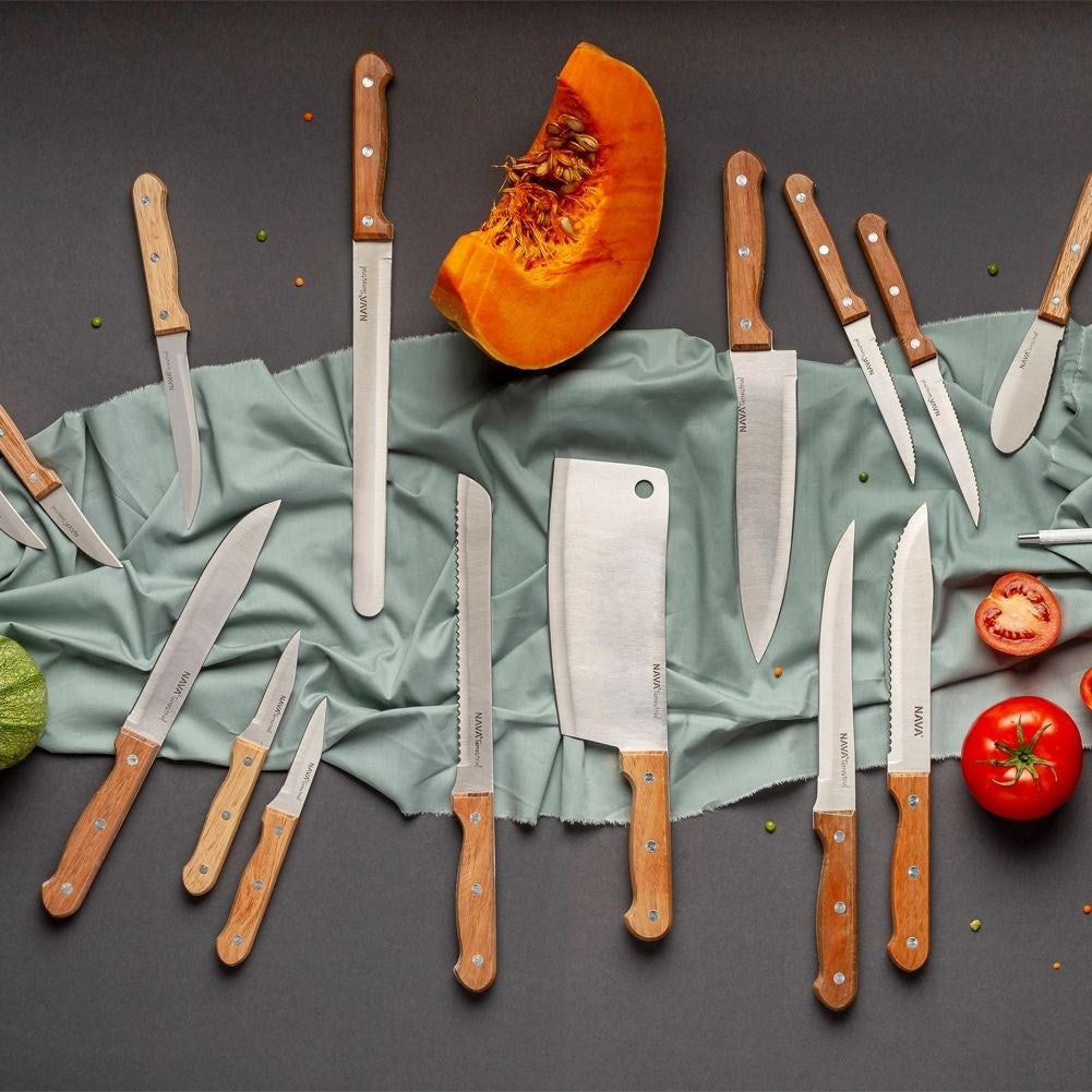 Knife with 24 cm stainless steel blade and wooden handle