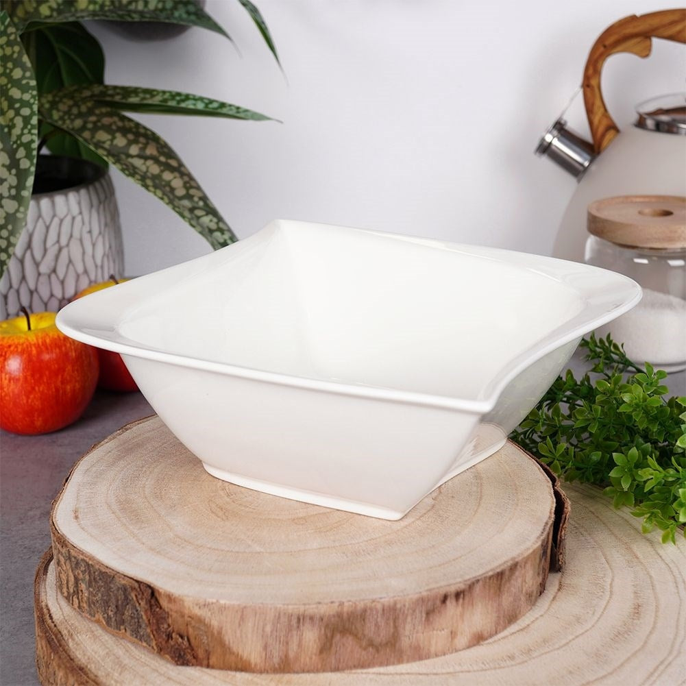 Large Bowl 1.3 L in White Porcelain - Stylish and Versatile