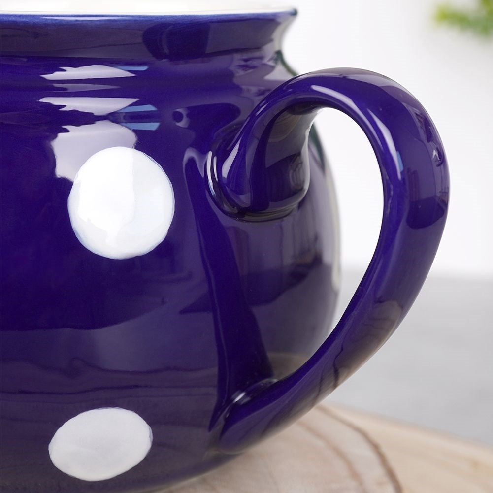 Large ceramic mug for coffee, tea and hot drinks