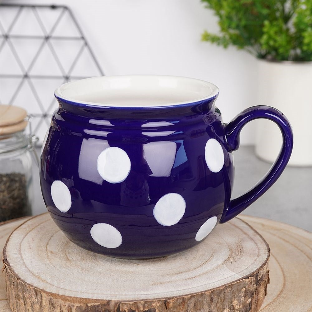 Large ceramic mug for coffee, tea and hot drinks