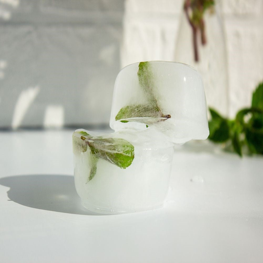 Large ice cube shape: Flexible, durable and machine washable