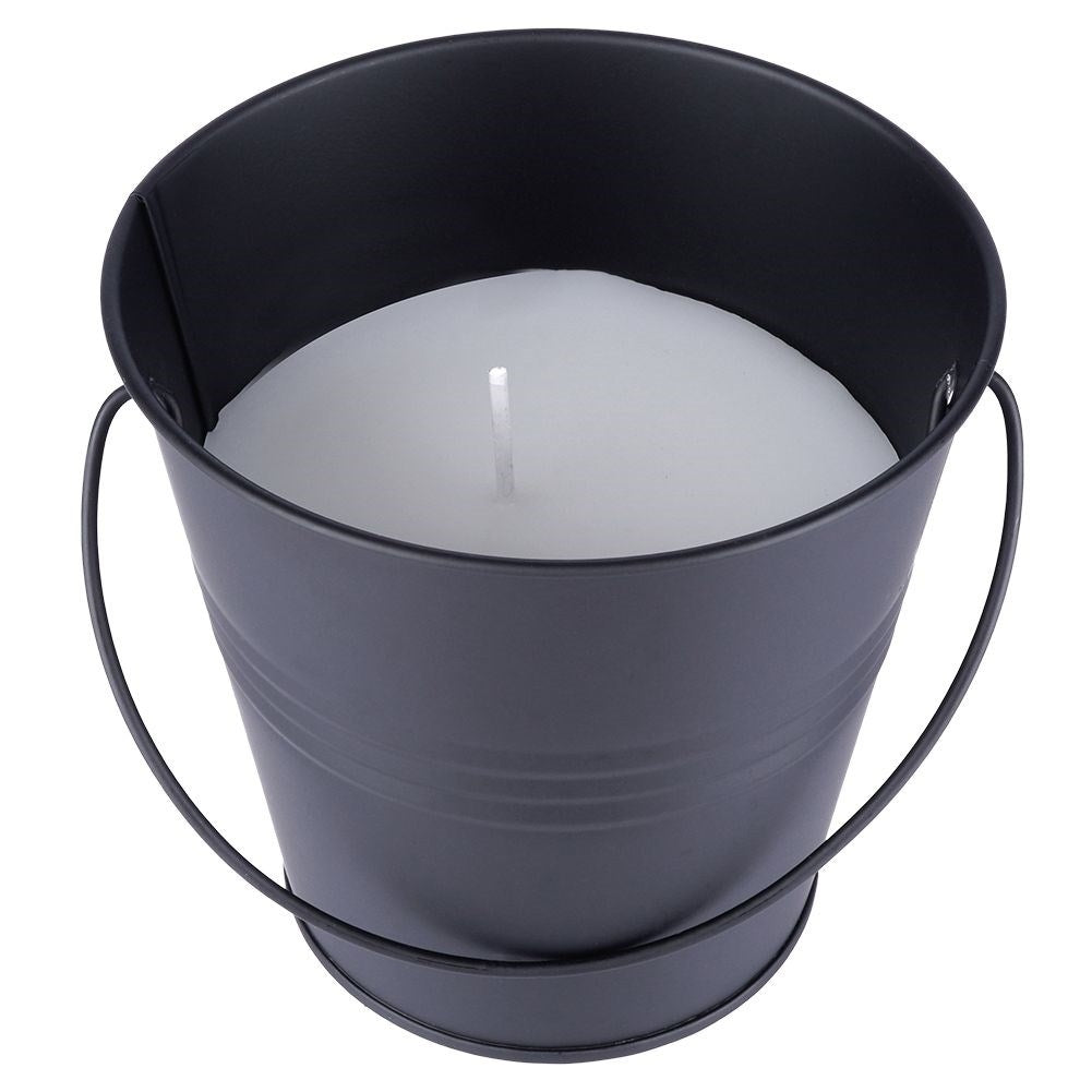 Lemon Scented Candle: Cozy Atmosphere with Warm Light