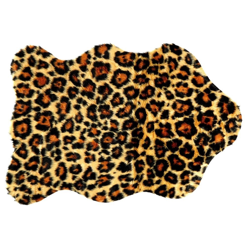 Leopard pattern carpet - soft, comfortable and trendy