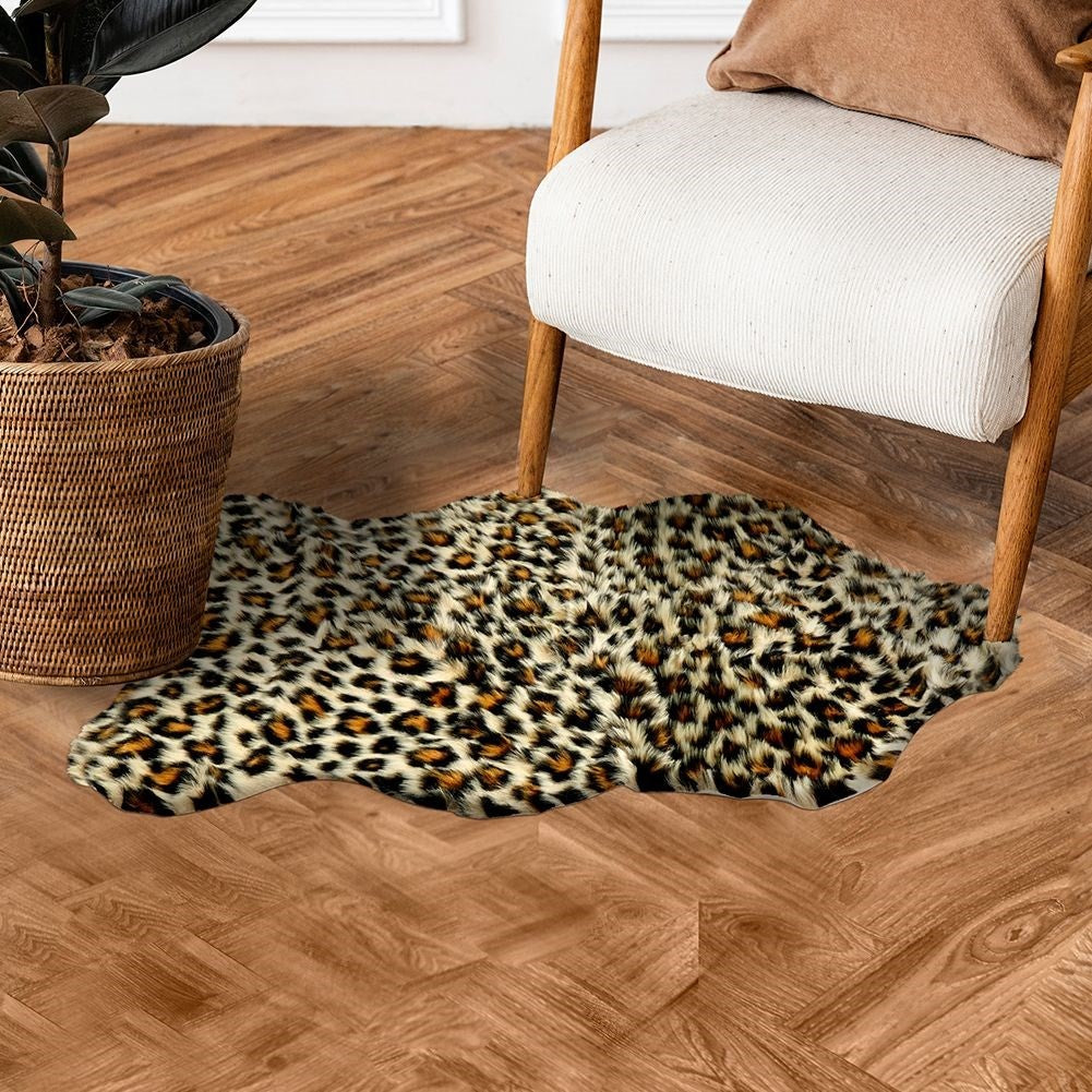 Leopard skin patterned rug - Soft, trendy and unique shape