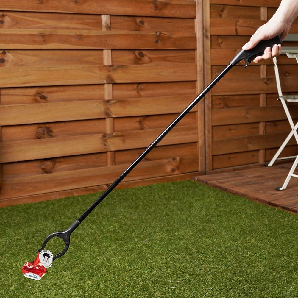 Light and practical litter picker for easy cleaning