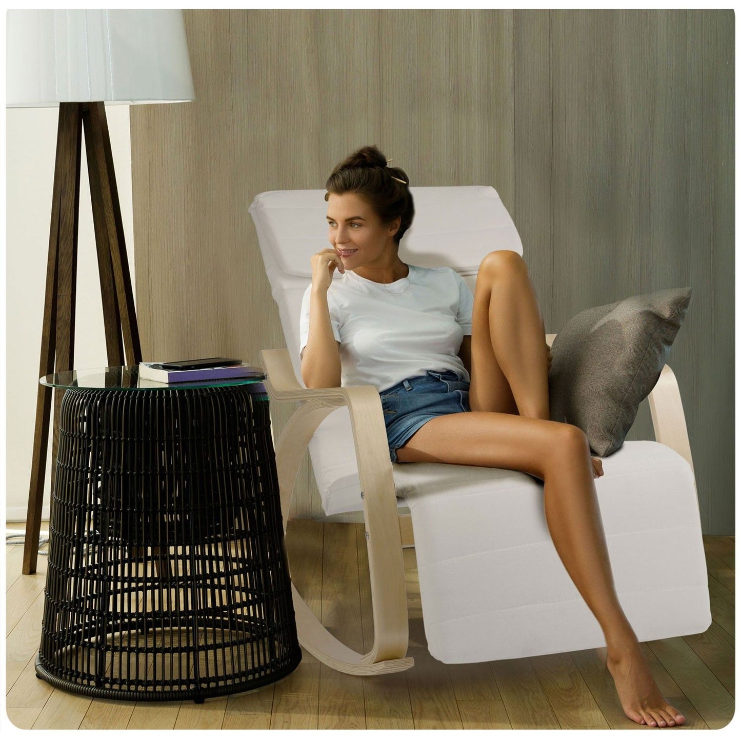 Luxurious Rocking Chair Suzi for Relaxation