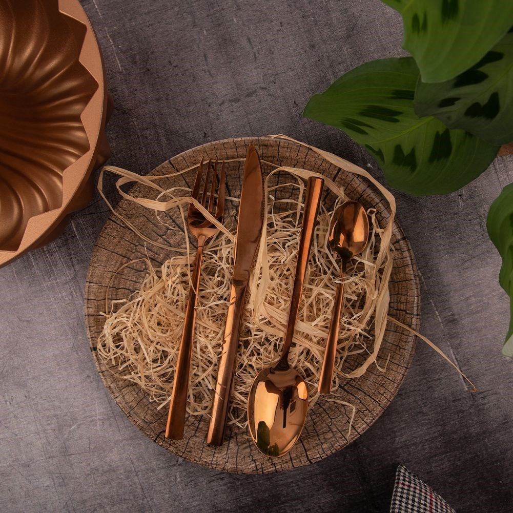 Luxurious cutlery 24 pieces in copper colour, stainless steel