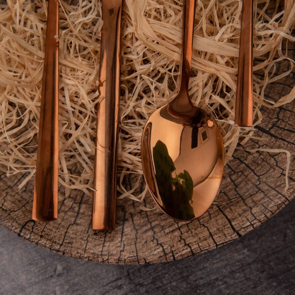 Luxurious cutlery 24 pieces in copper colour, stainless steel
