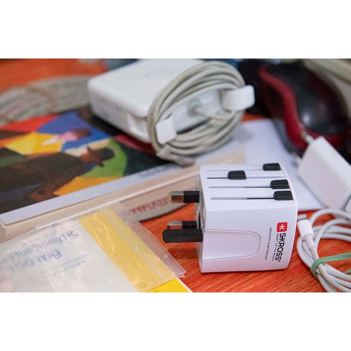 MUV USB (2xA) Compact 2-pin world travel adapter with 2 integrated USB ports