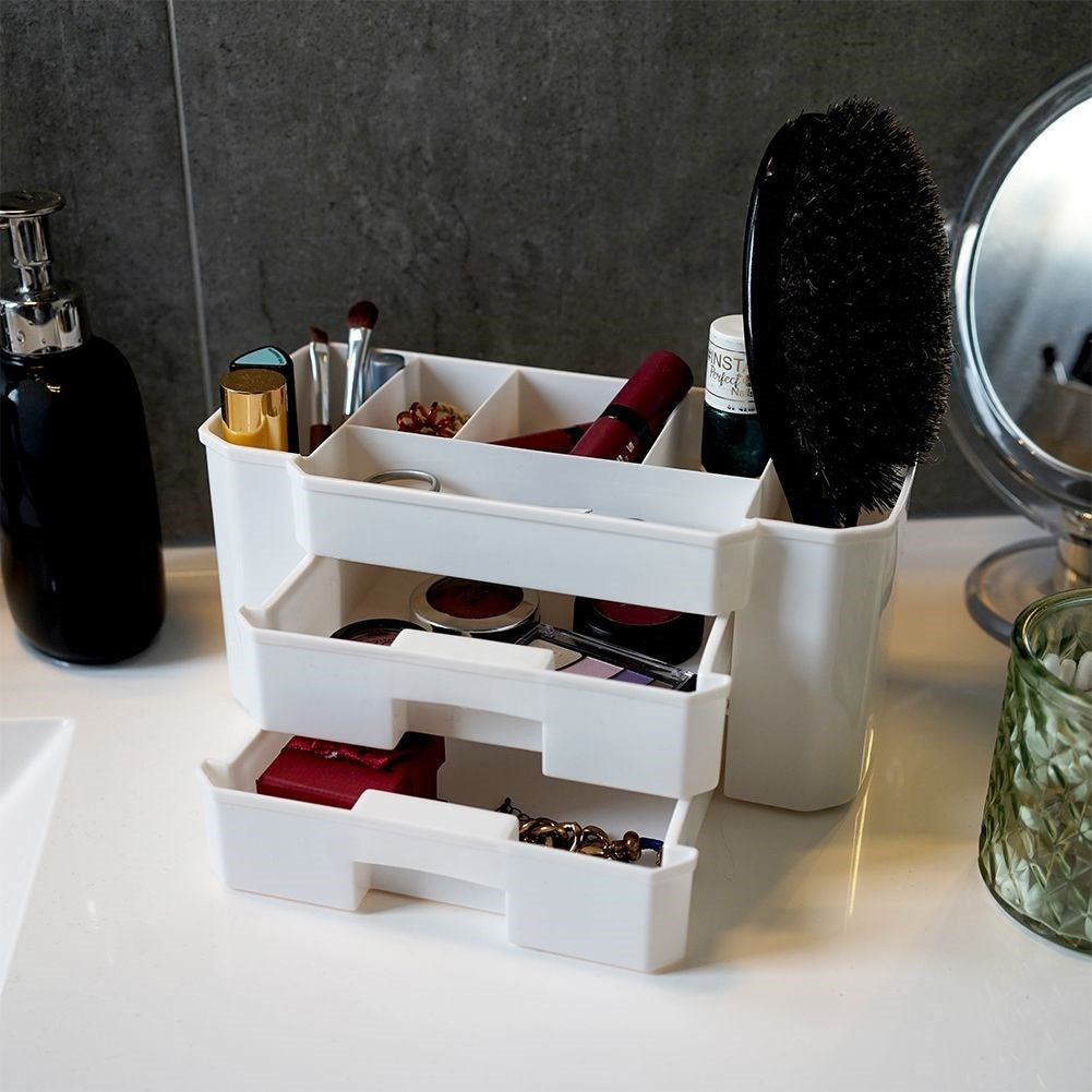 Make-up and cosmetics organizer in white, three levels