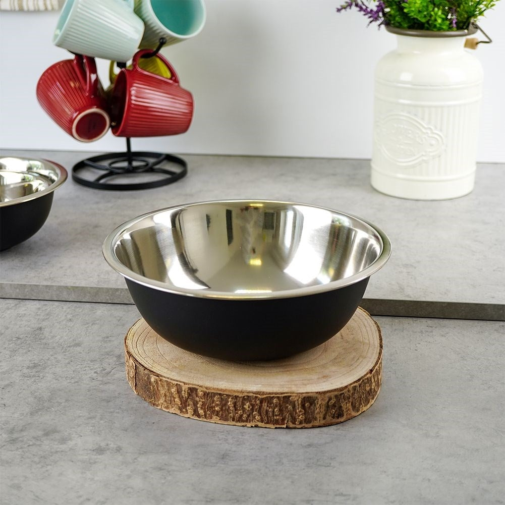 Mandatory Kitchen Equipment: Stainless Steel Bowl in Matt Black