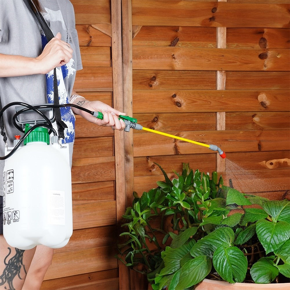 Manual Pressure Sprayer with Adjustable Jet and 5L Tank