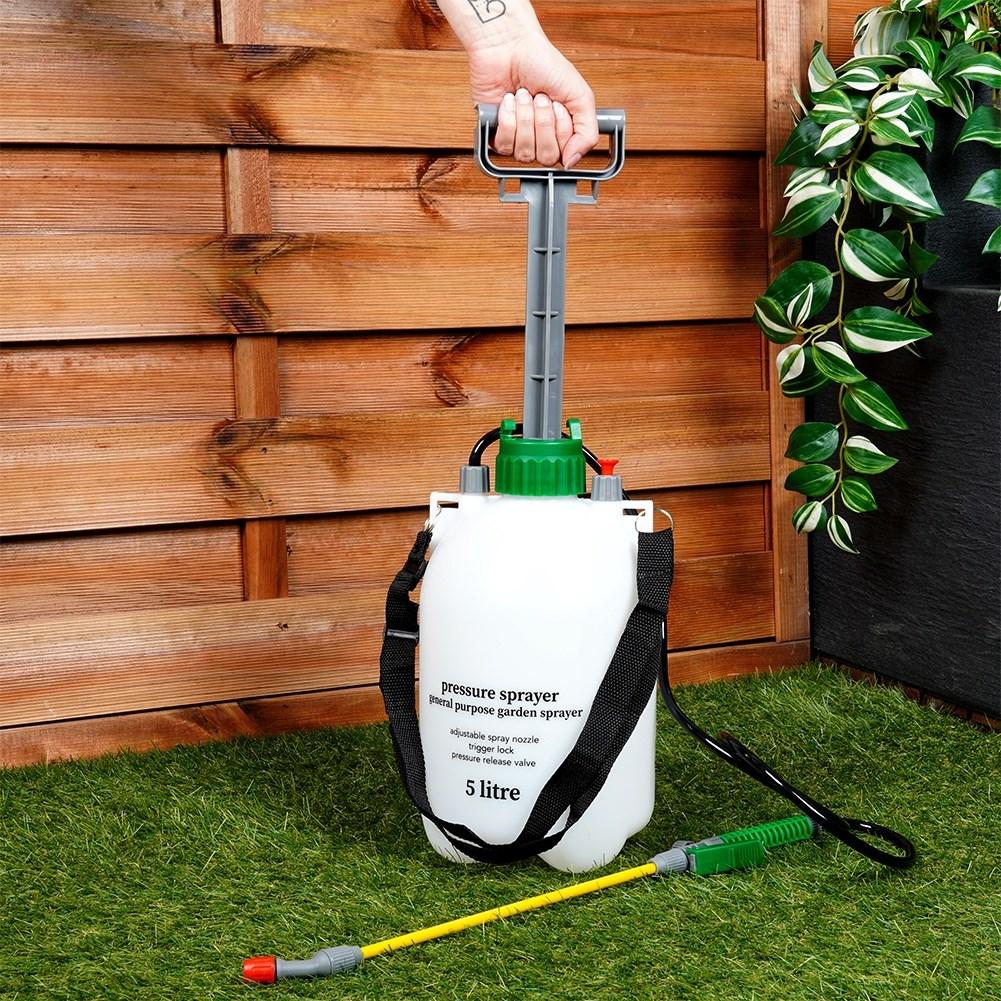 Manual Pressure Sprayer with Adjustable Jet and 5L Tank