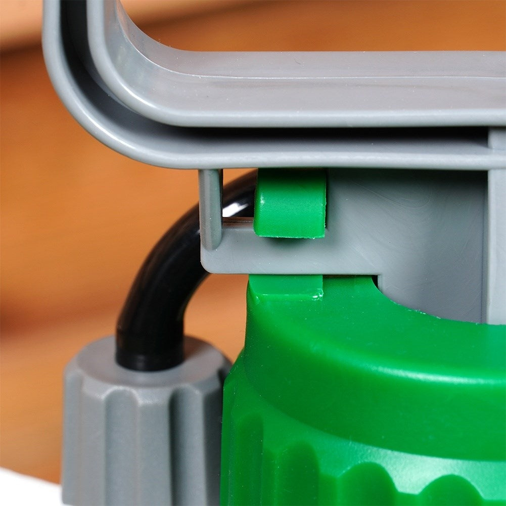 Manual Pressure Sprayer with Adjustable Jet and 5L Tank
