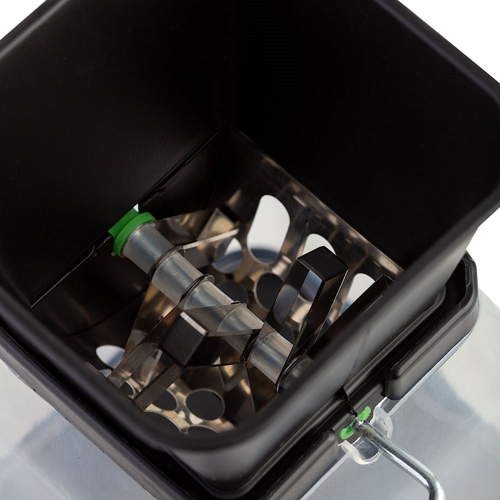 Manual plastic ice crusher with stainless steel blades for the summer
