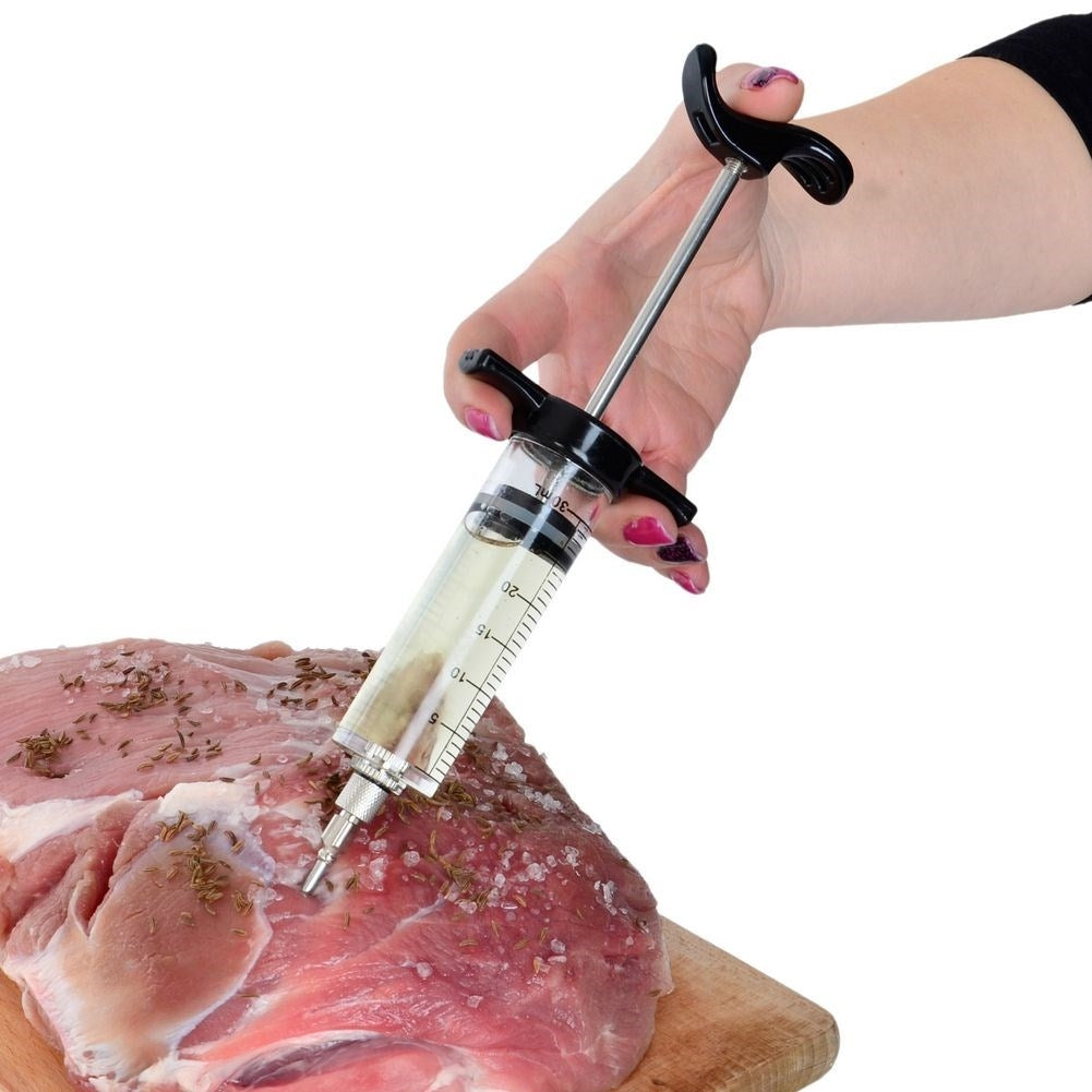 Marinade syringe with graduated scale and 8 cm needle