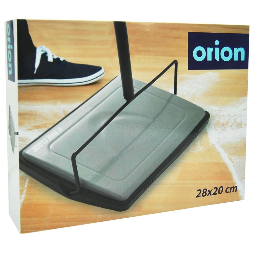 Mechanical vacuum cleaner with rotating brushes for all floors