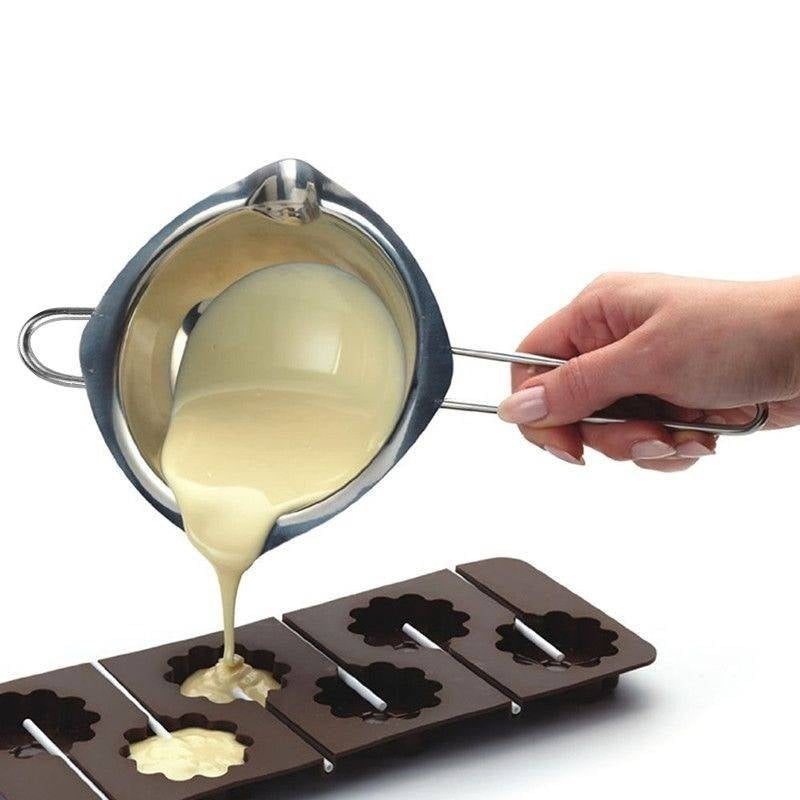 Melting pot with handle, hook and spout for water bath