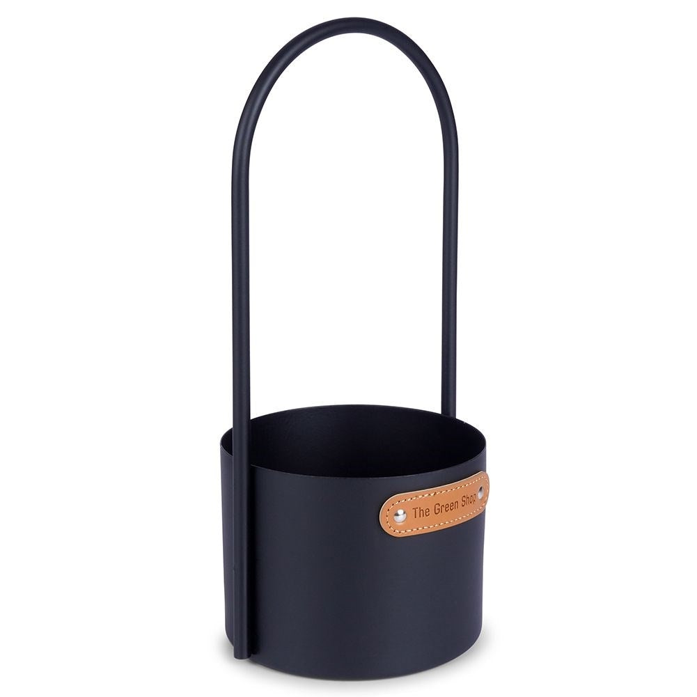 Metal pot with handle for indoor and outdoor use