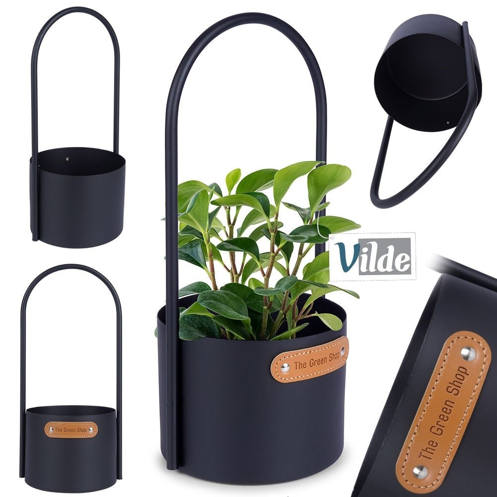 Metal pot with handle for indoor and outdoor use