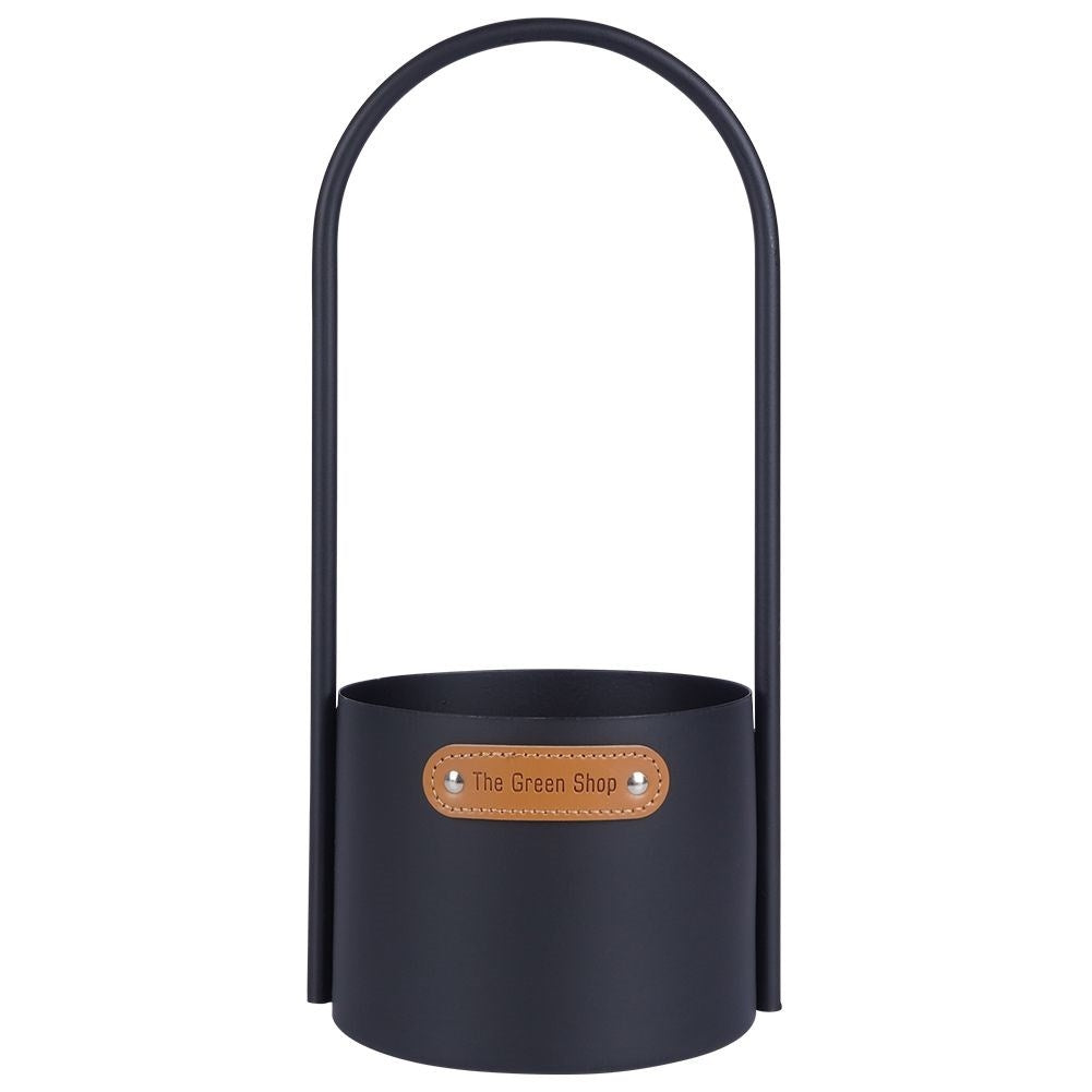 Metal pot with handle for indoor and outdoor use