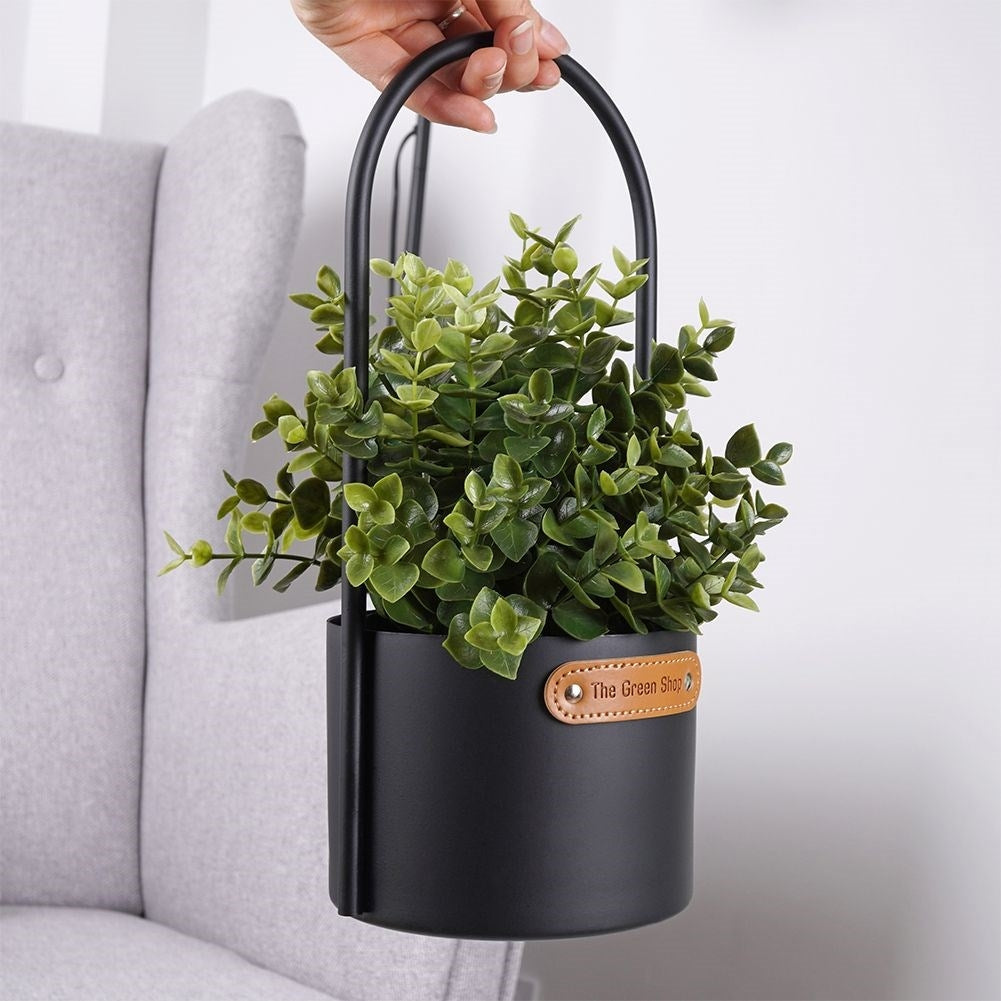 Metal pot with handle for indoor and outdoor use