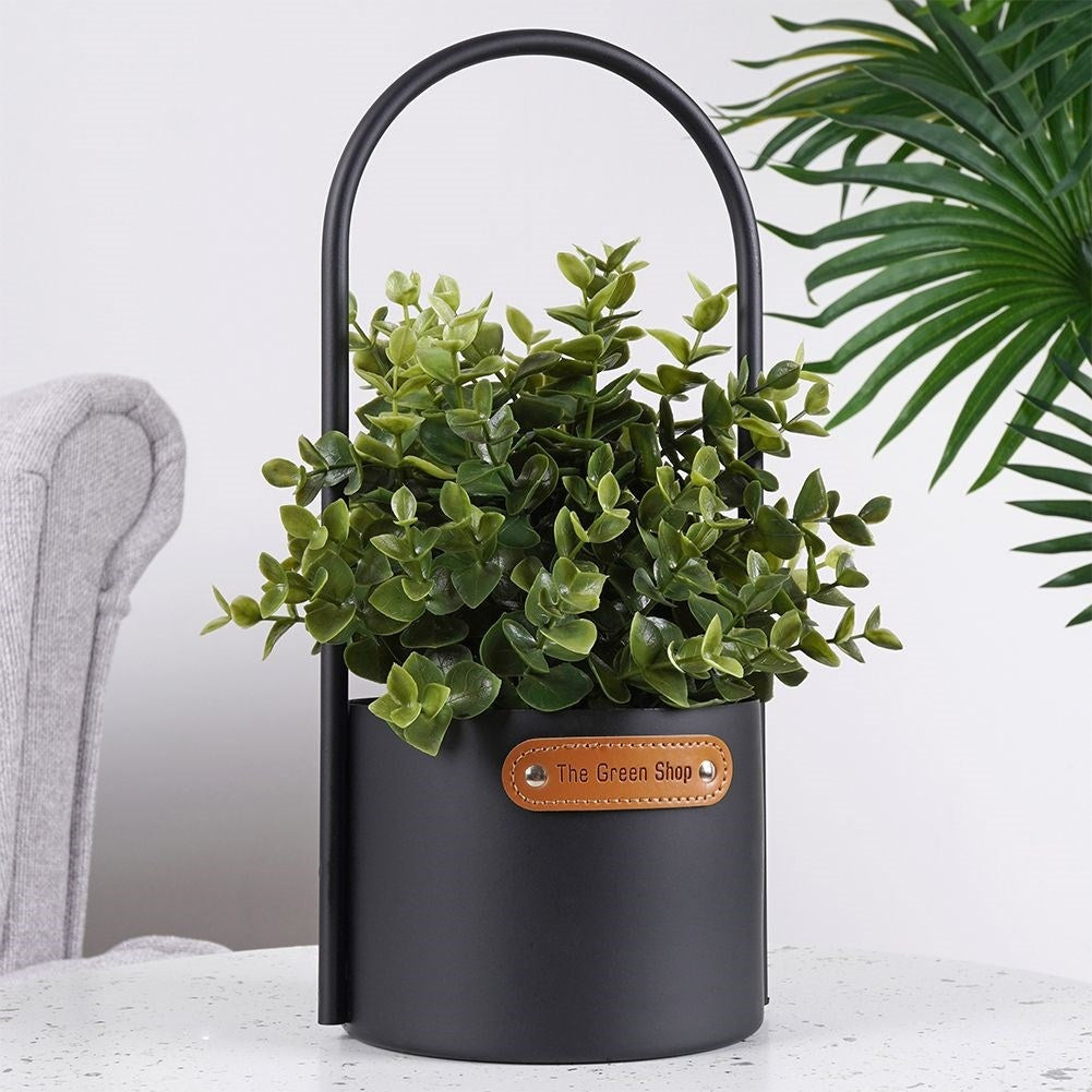 Metal pot with handle for indoor and outdoor use