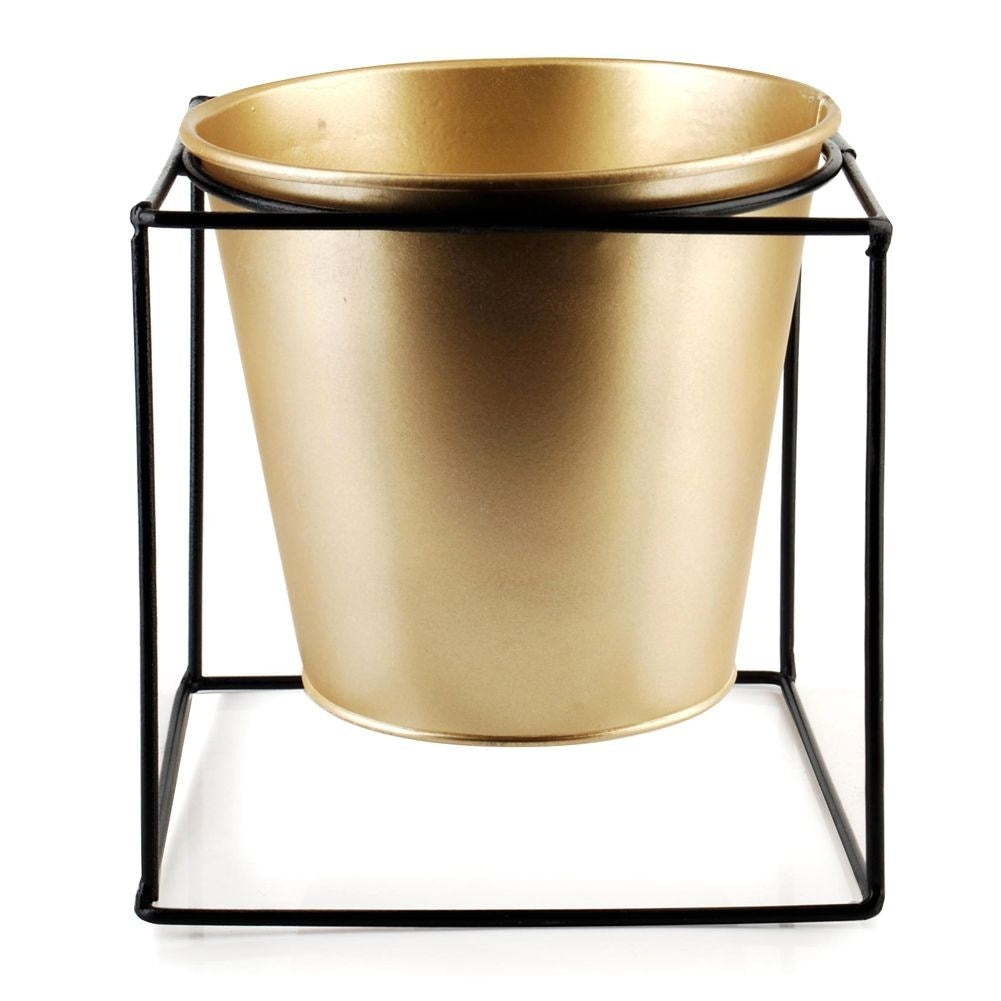 Metal pot with stand - Stylish plant decoration