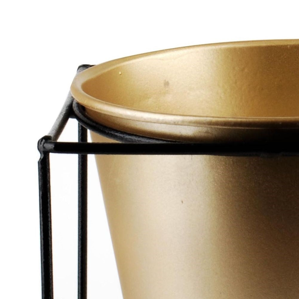 Metal pot with stand - Stylish plant decoration