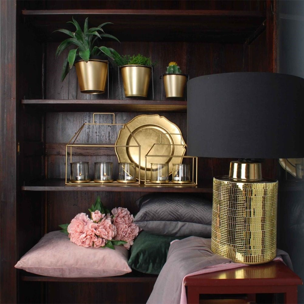 Metal pot with stand - Stylish plant decoration
