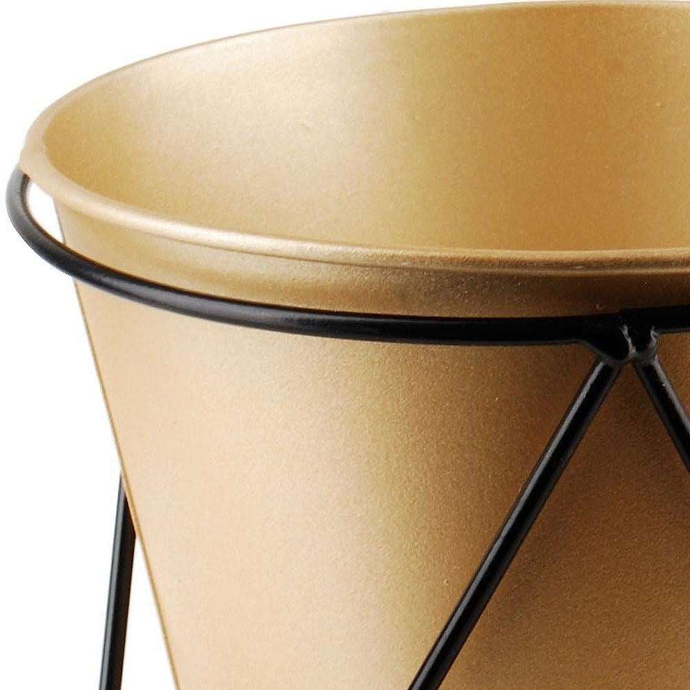 Metal pot with stand for plants – Glamor & Loft