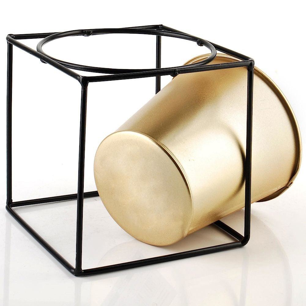 Metal pot with stand for plants – Glamor & Loft