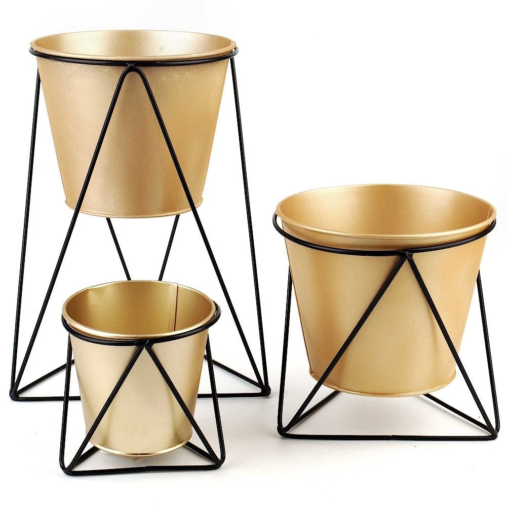 Metal pot with stand for plants in Glamor and Loft style