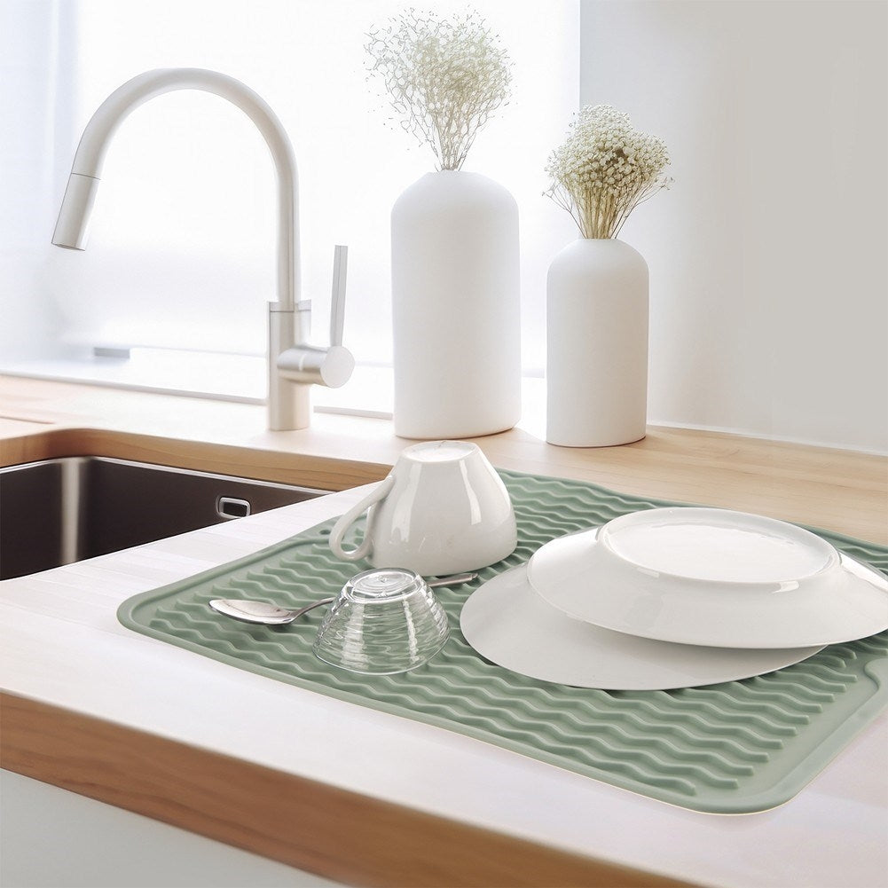 Mint green drying mat for dishes with profiled grooves