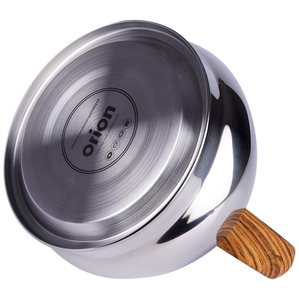 Modern Kettle in Stainless Steel with Whistle