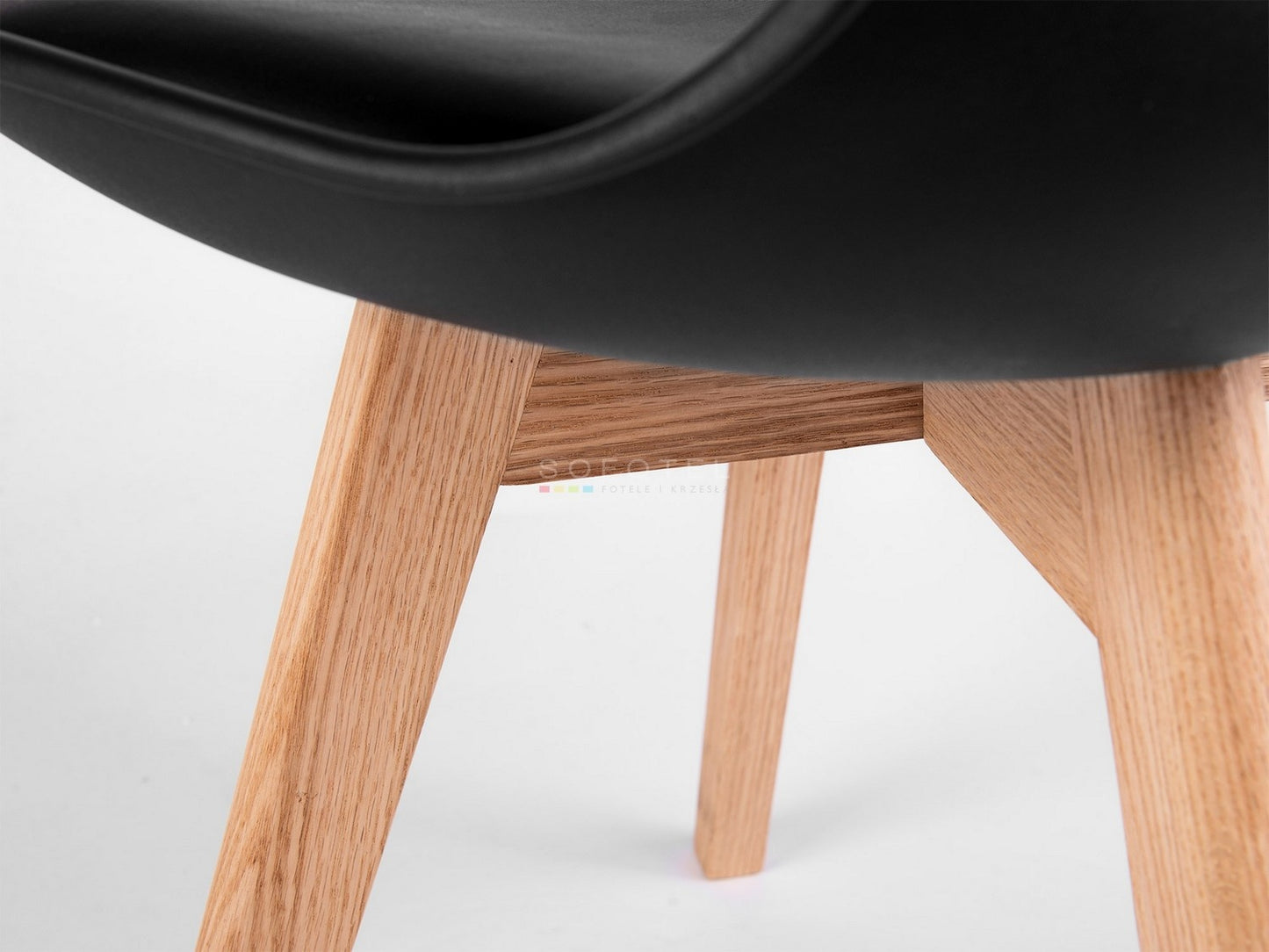 Modern Scandinavian chair Sofotel Ponti black