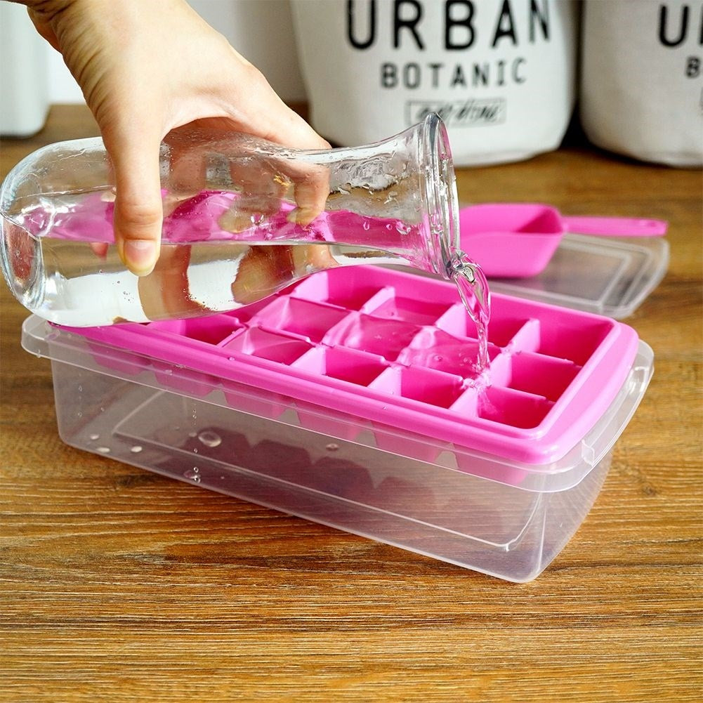 Mold for Ice with Container and Scoop - Simple Ice Cube Handling