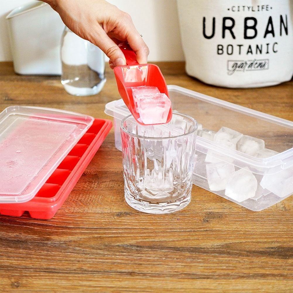 Mold for Ice with Container and Scoop - Simple Ice Cube Handling