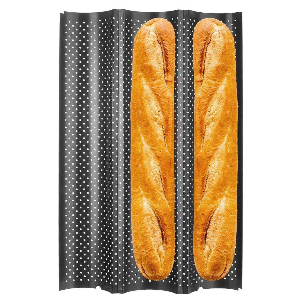 Mold for crispy, golden brown baguettes with non-stick surface