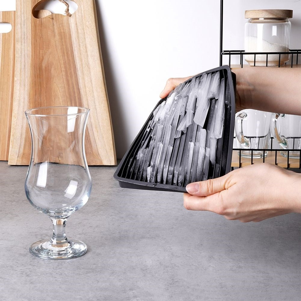 Mold for crushed ice - flexible and easy to use