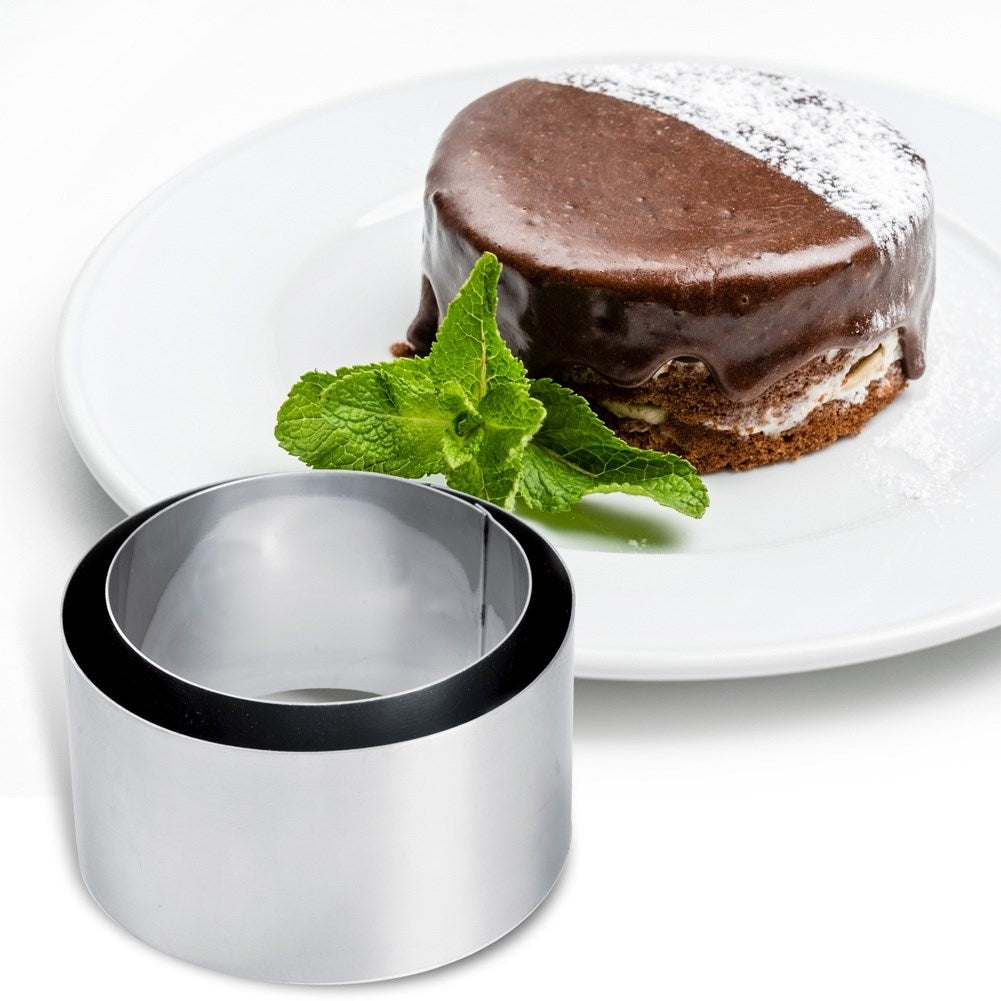 Molding: Create beautiful appetizers and small cakes easily