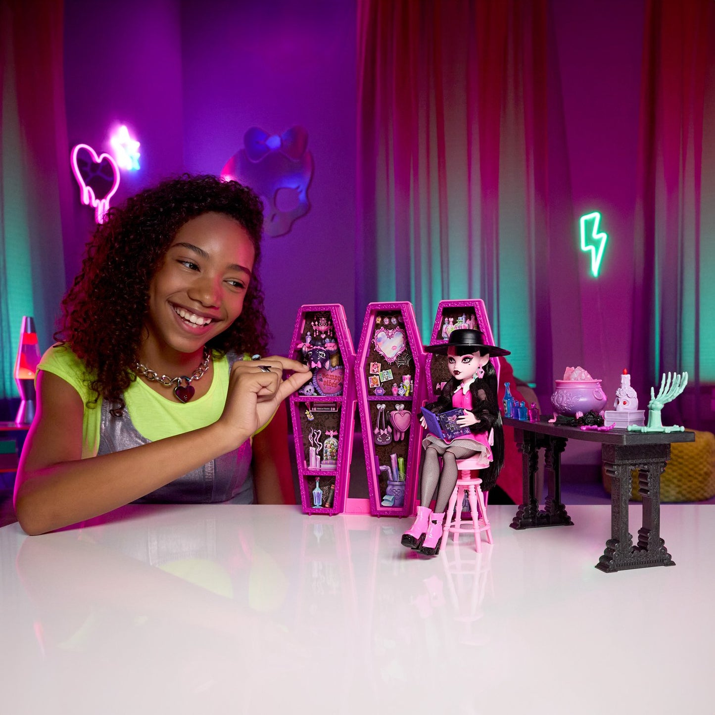 Monster High Draculaura Secrets Potions Room