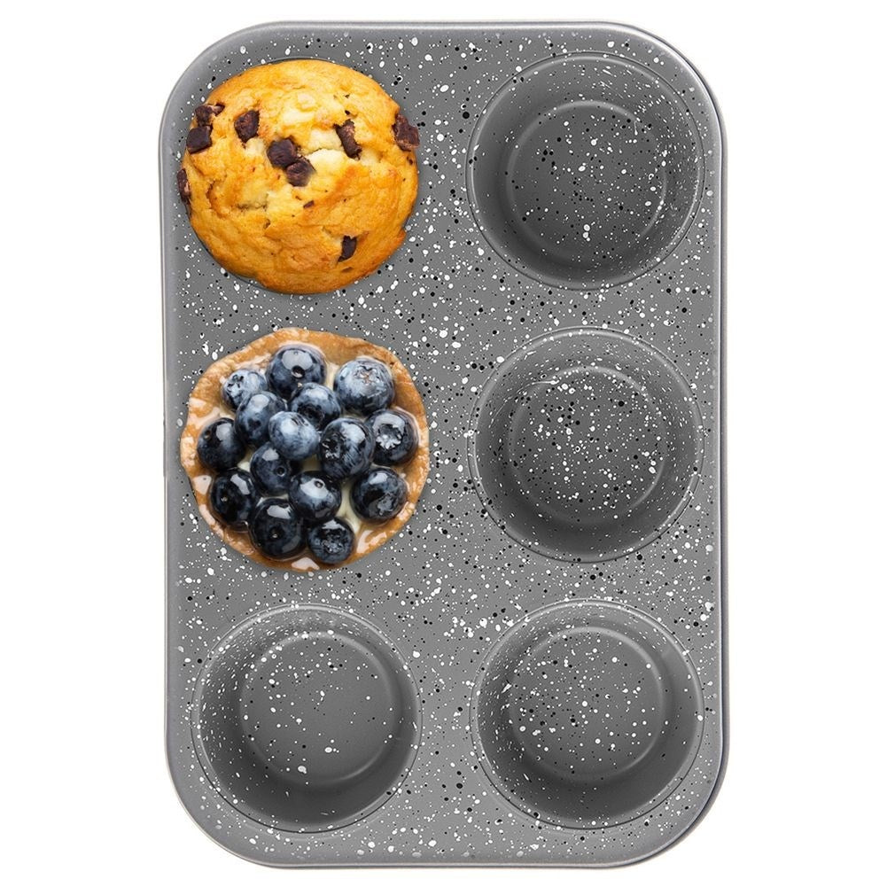 Muffin tin for 6 large muffins with non-stick coating