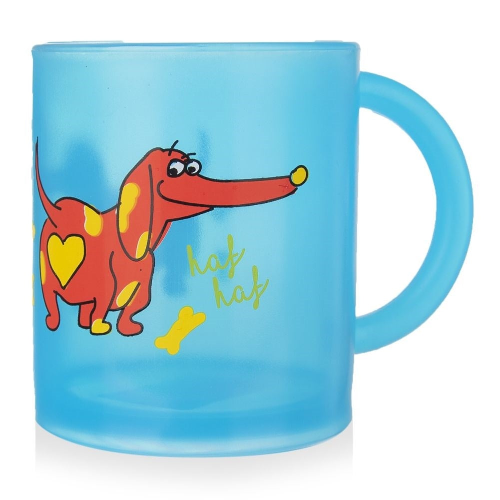 Mug with colorful dog motifDiscover our mug with a colorful dog motif, perfect for all kinds of drinks, including juice and tea. This mug is both lightweight and durable, making it ideal for everyday use. It is microwave and dishwasher safe, making it